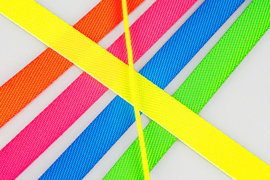 Flexi Extending Dog Lead New Neon Tape 5m Medium - Image 3