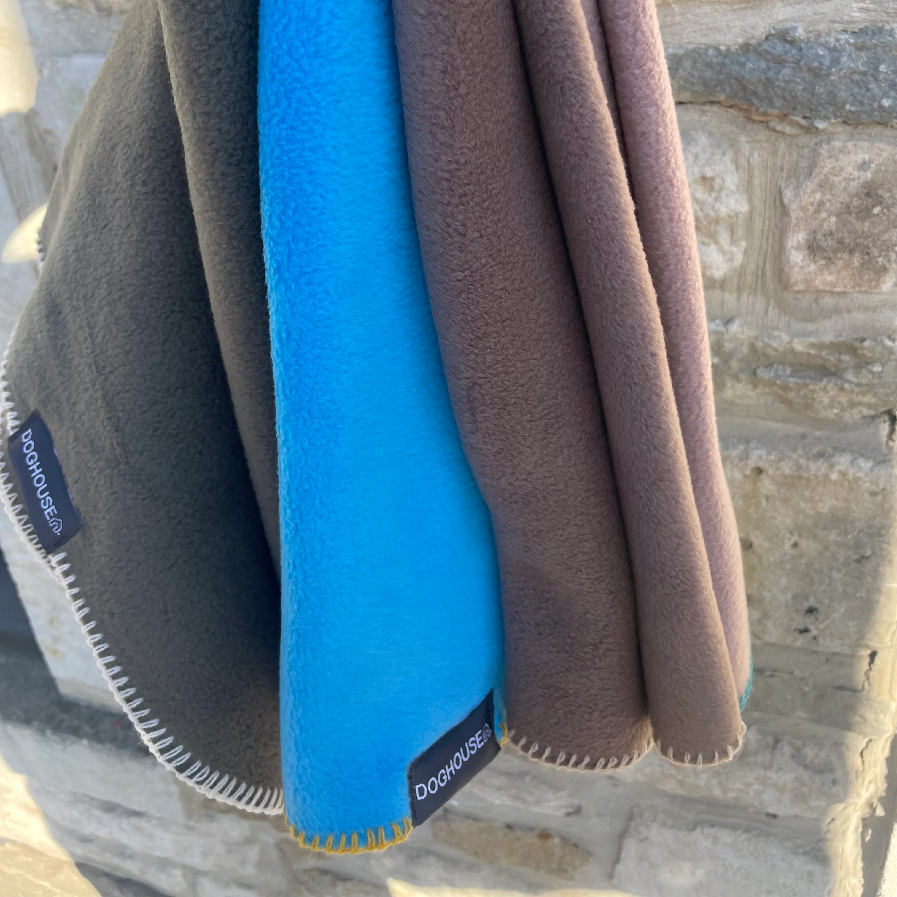 NEW Doghouse Single Stitched Blankets for Dogs - Image 4