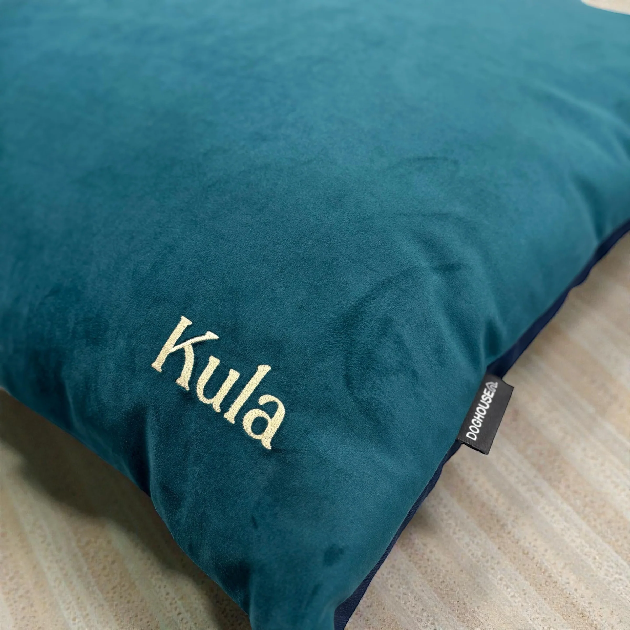 Personalised Dog Beds & Blankets for Dog Friendly Hotels - Image 7