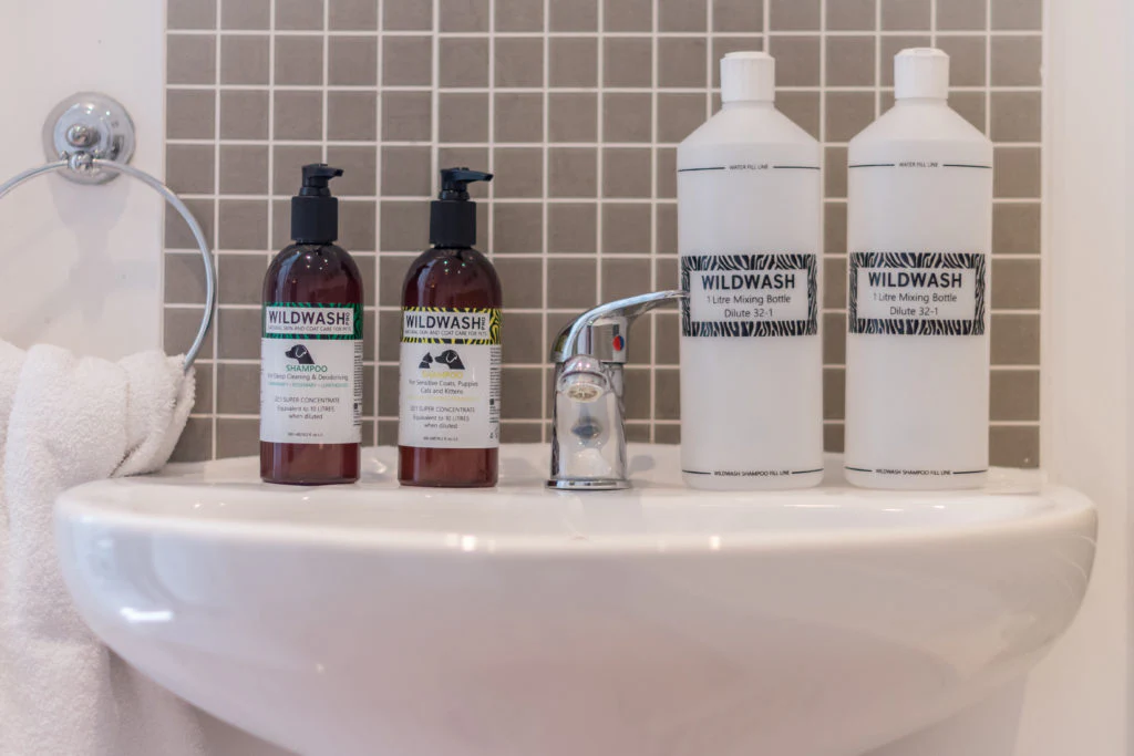 WildWash Pro Shampoo for Light Coloured Coats - Image 4